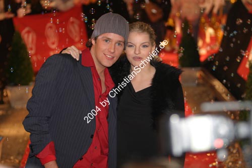 041126-3335-Ben_YvonneCatterfeld