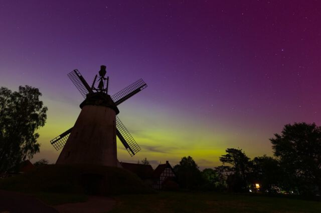 Polarlicht über Minden, Deutschland am Abend des 10.05.2024

Was für eine Show! Mehr als 20 Jahre musste ich warten, um dieses Spektakel in meinem Heimatort fotografierten zu können.

Alle Fotos mit Canon R6 Mark II und Sigma 12-24/2.8

#Polarlicht #Aurora #Minden #Sigma #Canon #Mühlenkreis #Aurora #auroraborealis #nightphotography