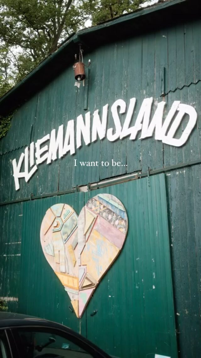 Flohmarkt im @kliemannsland 🌈

#kliemannsland #flohmarkt #entdecken #inspiration #bunt #anders